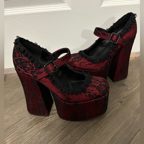 NWOB Dolls Kill / Widow Red Lace Platform Heels Size 9 - Picture 2 of 7
